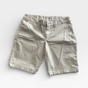 KHAKIS by GAP CITY 10 INCH BERMUDA. Women’s size: 6